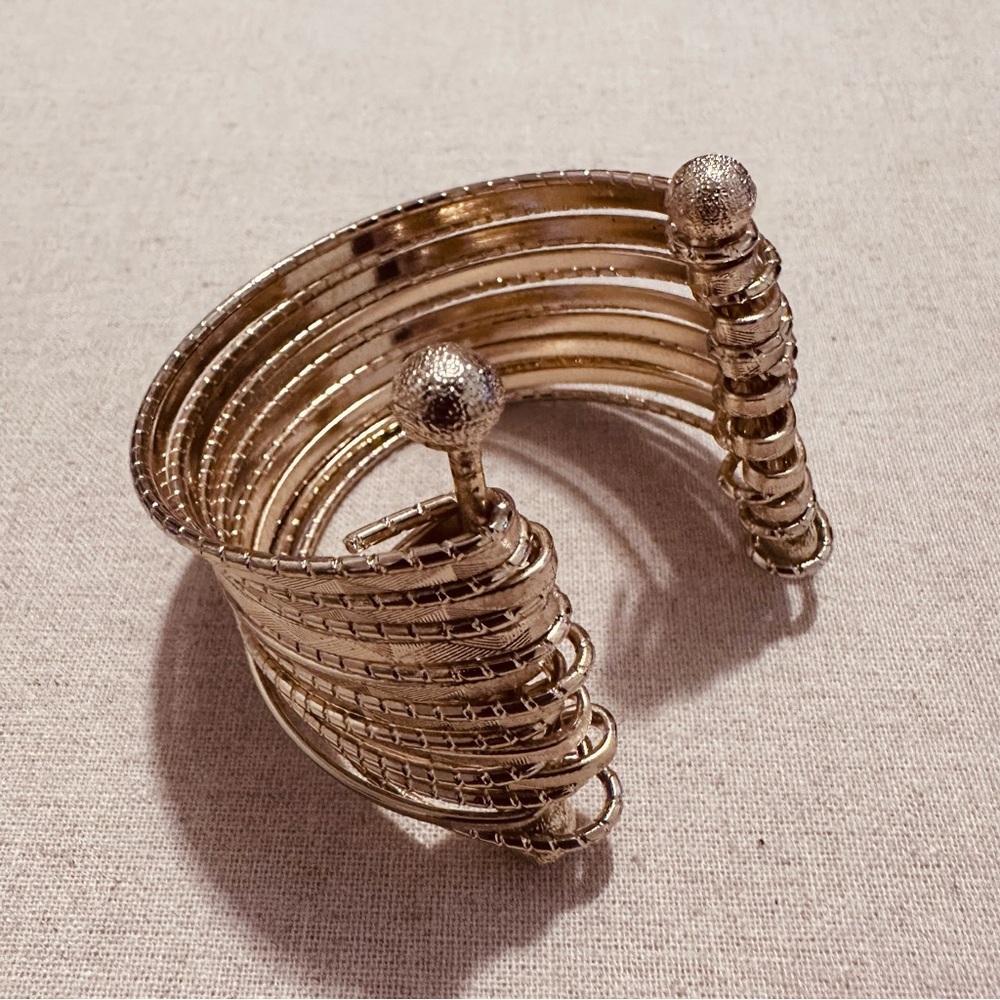BP | Cuff | Gold Cuff - Picture 3 of 7